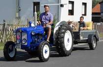 Fordson, unterwegs beim Festzug anl. der 2015er Oldtimerausstellung in Pferdsdorf/Thüringen, 08/2015