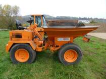 O&K Motrak S 16, eingesetzt bei Bau des neuen Sportplatzes in Temmels, 25.10.2015