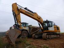 Liebherr R 936 NLC, eingesetzt bei Arbeiten an der Umgehungsstraße Konz-Könen (25.10.2015)