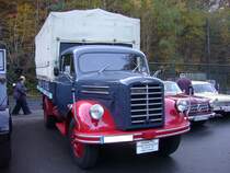 Borgward B 4000. 1953 - 1961. Ein solcher Pritschenlastwagen war ab DM 15600,00 zu haben. Angetrieben wird der LKW von einem 6-Zylinderviertaktdieselmotor mit 4962 cm³ Hubraum und einer Leistung von 95 PS. Oldtimertreffen Industriemuseum Ennepetal am 01.11.2015.