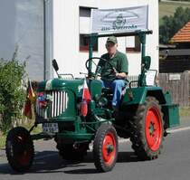 Güldner der Schlepperfreunde Vitzeroda unterwegs beim Festzug anl. der 2015er Oldtimerausstellung in Pferdsdorf/Thüringen, 08/2015