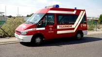 Ford Transit der Feuerwehr Rothenbergen hat die Gäste zum  Tag der offenen Tür  nach Langenselbold gebracht, August 2015