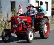 IHC 423, unterwegs beim Festzug anl. der 2015er Oldtimerausstellung in Pferdsdorf/Thüringen, 08/2015
