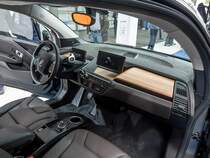 BMW i3 (Innenraum), gesehen auf dem Auto Zürich am 30.10.2015.