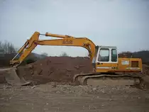 Liebherr R 932 HD-SL aufgenommen am 01.03.2009 in der Nähe von Ayl