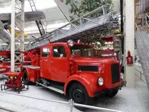 Magirus 3500 DL22-S im Technikmuseum Speyer am 02.11.2015 (Baujahr 1952, Leistung 90 PS, 5322 cm³, 4 Zylinder)