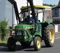 John Deere 930 unterwegs beim Festzug anl. der 2015er Oldtimerausstellung in Pferdsdorf/Thüringen, 08/2015