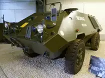 Mowag MR8-01 Wotan, gepanzertes Fahrzeug f�r vier Besatzungsmitglieder, Baujahr 1964, 161PS, Vmax.80Km/h, auch der Deutsche Bundesgrenzschutz nutzte diese Fahrzeuge, Schweizerisches Milit�rmuseum Full, Juli 2015
