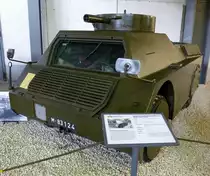 Mowag 1T 4x4, gepanzertes Aufkl�rungsfahrzeug, Baujahr 1954, 103PS, Vmax.57Km/h, 240 St�ck gebaut, wurde von der Schweizer Armee auch als Panzerattrappe verwendet, Schweizerisches Milit�rmuseum Full, Juli 2015