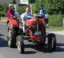 MF 30, als Teilnehmer des Festzuges anl. der 2015er Oldtimerausstellung in Pferdsdorf/Thüringen, 08/2015