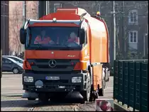 Mercedes Axor Spezial-Schienenreinigungsmaschine in Rostock am 12.02.2014