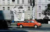 Skoda 120 S in Plzeň (Pilsen). Aufnahme: Juni 1990 (eingescanntes Dia).