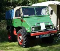 Unimog, gesehen bei der 2015er Oldtimerausstellung in Pferdsdorf/Thüringen, 08/2015