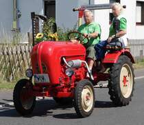 Porsche, als Teilnehmer des Festzuges anl. der 2015er Oldtimerausstellung in Pferdsdorf/Thüringen, 08/2015