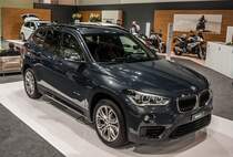 BMW X1 Modelljahr ab 2016, gesehen auf dem Auto Zürich, November 2015.