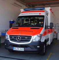 MB Sprinter des DRK Langenselbold, ausgestellt am  Tag der offenen Tür  der Feuerwehr Langenselbold im August 2015