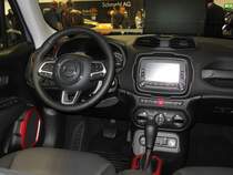 Jeep Renegade Interieuraufnahme. Sitzprobe auf dem Auto Zürich, November 2015.