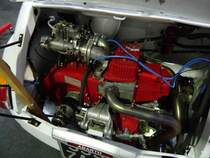 Motor des FIAT Abarth 695 auf der International Motor Show in Luxembourg, 22.11.2015