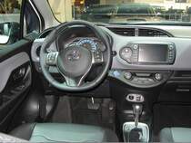 Toyota Yaris Interieur. Foto: Auto Zürich, November 2015.