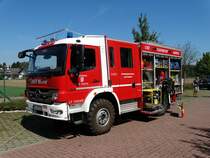 FFW Maintal Mercedes Benz Atego LF 10/6 KatS alias Elli mit dem Rufnamen Florian Maintal 3-43-1 am 29.08.15 in Hochstadt beim Tag der Offenen Tür