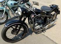 EMW R35, Bauzeit von 1949-55, 1-Zyl.4-Takt-Motor mit 340ccm und 14PS, Oldtimertreff Oberwinden, Juni 2015