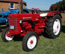 IHC 324, gesehen beim Deutz-Club Allmus im August 2015