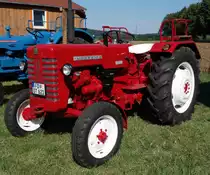 IHC 324, gesehen beim Deutz-Club Allmus im August 2015