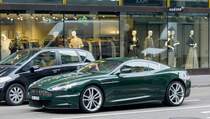 Aston Martin DB9 in grün. Foto: 30.10.2015.