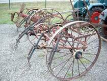 Alter gabelheuwender beim Traktorentreffen in Schellenberg