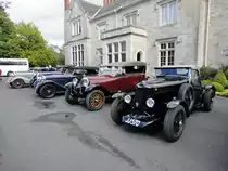 Mir unbekannte Oldtimer am 14.5.2012 / Oldtimer Club „Sunbeam – Talbot – Darracq“ Rallye England-Irland bei einem Zwischenstopp im Schlosshotel Lough Rynn in der Republik Irland / 
