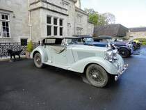 Mir unbekannter Oldtimer am 14.5.2012 / Oldtimer Club „Sunbeam – Talbot – Darracq“ Rallye England-Irland bei einem Zwischenstopp im Schlosshotel Lough Rynn in der Republik Irland / 