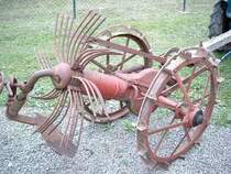 Sausewind?Kartoffelschleuder beim Traktorentreffen in Schellenberg