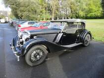 Mir unbekannter Oldtimer am 14.5.2012 / Oldtimer Club „Sunbeam – Talbot – Darracq“ Rallye England-Irland bei einem Zwischenstopp im Schlosshotel Lough Rynn in der Republik Irland / 