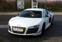 Den Audi R 8 GT sieht man auch nicht alle Tage. Dieser stand am 4.12.2015 mit Überführungskennzeichen auf der Autobahnraststätte im Brohltal.