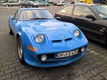 Diesen schönen Opel GT sah ich heute in Krefeld, 14.12.15