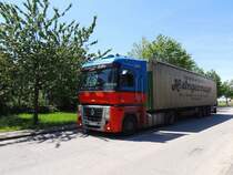 RENAULT-Zugmaschine von Transport-Liska mit Auflieger der Sped. Angermayr; 150529
