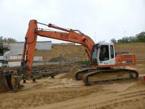 Liebherr R 914B HDSL Litronic auf einer Baustelle bei Contern (Lux.), 01.05.2015