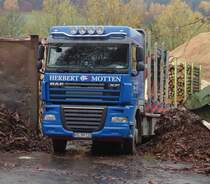 DAF XF der Firma  HERBERT , Motten im November 2015