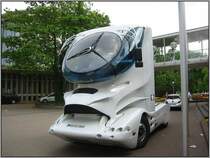 2004 und 2005 gab es eine gro�e Ausstellung des ber�hmten Designers Luigi Colani in Karlsruhe. W�hrend dieser Zeit waren gelegentlich LKW-Zugmaschinen im Colani-Design im Karlsruher Stadtbild zu sehen.