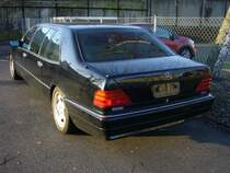 Heckansicht eines Mercedes Benz W140 600 S Pullman Limousine. 1995 - 1998. Besucherparkplatz der Düsseldorfer Classic Remise am 20.12.2015.