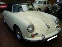 Porsche 356 B Super 90 Cabriolet. 1960 - 1963. Ein solches Cabriolet kostete bei seiner Vorstellung im Juli 1960 DM 15700,00. Der 4-Zylinderboxermotor leistet 90 PS aus 1582 cm³ Hubraum. Die Höchstgeschwindigkeit beträgt 180 km/h. Classic Remise Düsseldorf am 20.12.2015.
