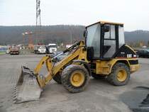 Caterpillar 906 stand am 02.04.2010 auf einem Parkplatz bei Trier-Ehrang