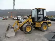 Caterpillar 906 stand am 02.04.2010 auf einem Parkplatz bei Trier-Ehrang