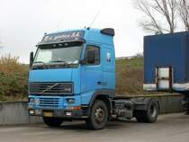 Volvo FH 12 380 am 16.11.2008 in der Nähe von Besch