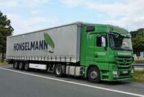 Mercedes Actros 1844 MP3 Spedition HONSELMANN Gardinenplanen Sattelzug an der A1 am 30,07,2013