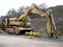 Liebherr R 982 aufgenommen am 25.12.2006 in der Nähe von Eisenach