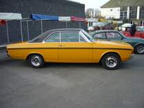 Profilansicht eines Ford Taunus P7b RS Coupe. 1968 - 1970. Oldtimer- & Youngtimertreffen am 27.12.2015 in Krefeld.