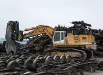 Liebherr R 974 Litronic aufgenommen am 04.07.2010 in der Nähe von Trier-Ehrang