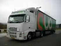 Volvo FH 12 460 abgestellt auf einem Parkplatz in Trier, 16.03.2008