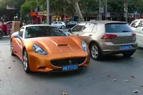 Goldener Ferrari California in Kunshan, Jiangsu, 18.10.2015